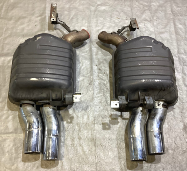 2006-2010 BMW M6 OEM Exhaust Mufflers w/ Tips / Pair / 71K M6004