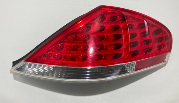 2004-2007 BMW 6 Series Passenger Side Tail Light / Pre-LCI / M6004