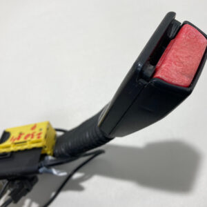 2000-2002 BMW Z3 Passenger Side Seat Belt Pretensioner Buckle / OEM / Z3034