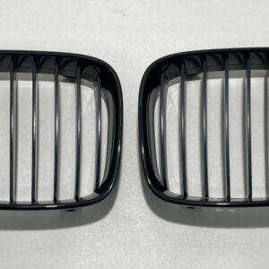 2008-2013 BMW 128i 135i Front Kidney Grilles / Pair / Black / B1010
