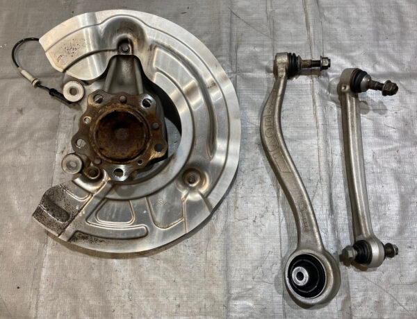 2015-2020 F80 F82 F87 BMW M2 M3 M4 Passenger Front Knee / Spindle Hub w/ Control Arms / 71K F8M04