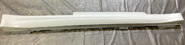 2015-2020 F82 F83 BMW M4 Coupe / Convertible Passenger Side Skirt Rocker Panel / Alpine White 3 F8M04
