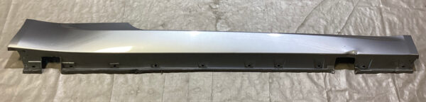 2006-2010 BMW M6 Passenger Side Skirt / Rocker Moulding / Space Grey Metallic M6004