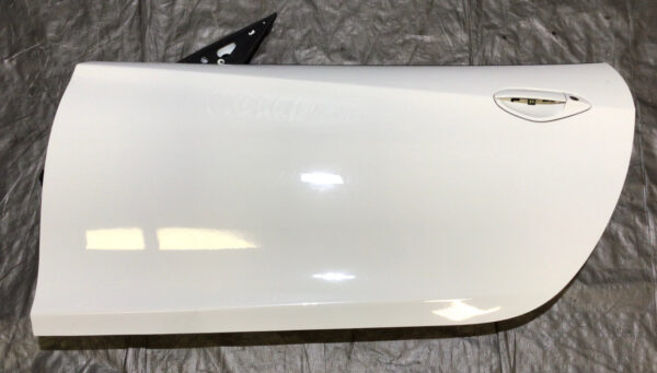 2009-2016 BMW E89 Z4 Driver Side Door Shell Assembly / Alpine White 3 Z4907